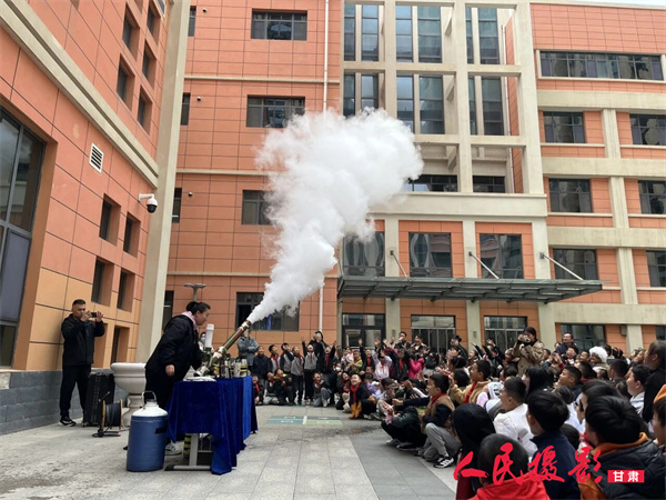 兰州市城关区育才学校举办“探索·创新·成长”科技节活动